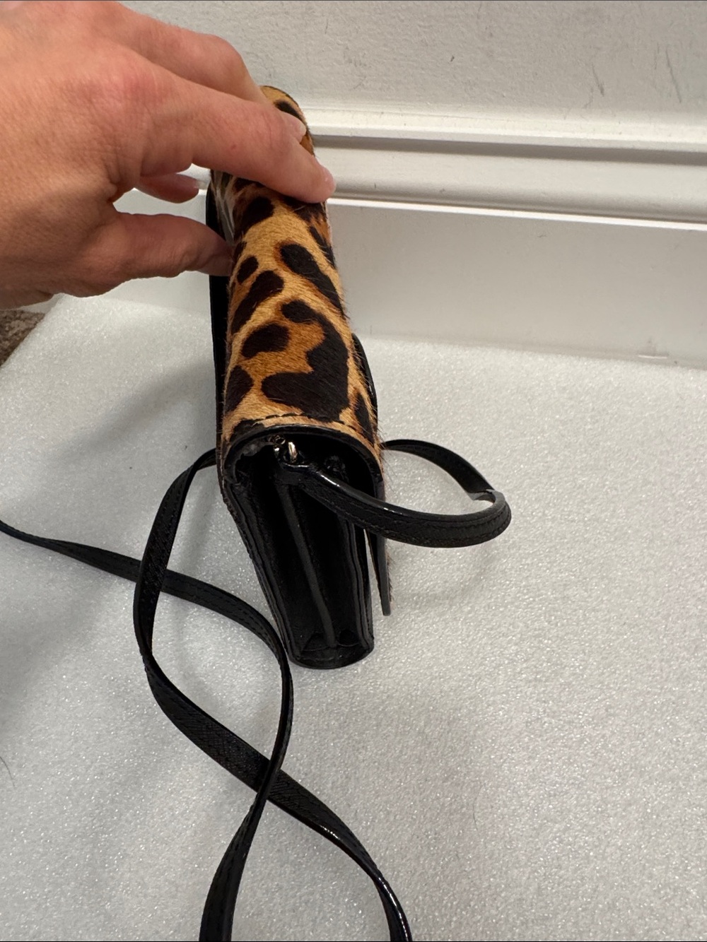 Kate Spade Run Wild leopard print cat crossbody bag - Picture 5 of 10